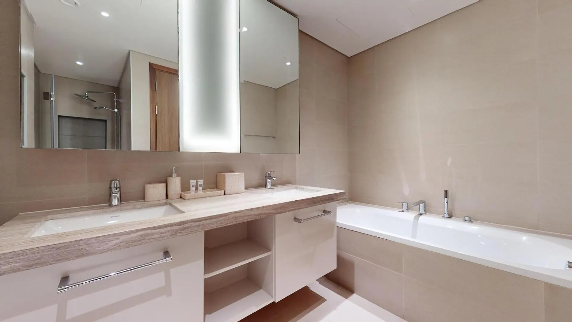 Apartment With 2 Bedrooms In Al Tahani St - Downtown Dubai